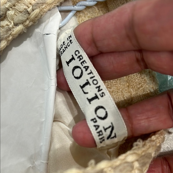 Elegant Beige Women's Jacket - Picture 2 of 8